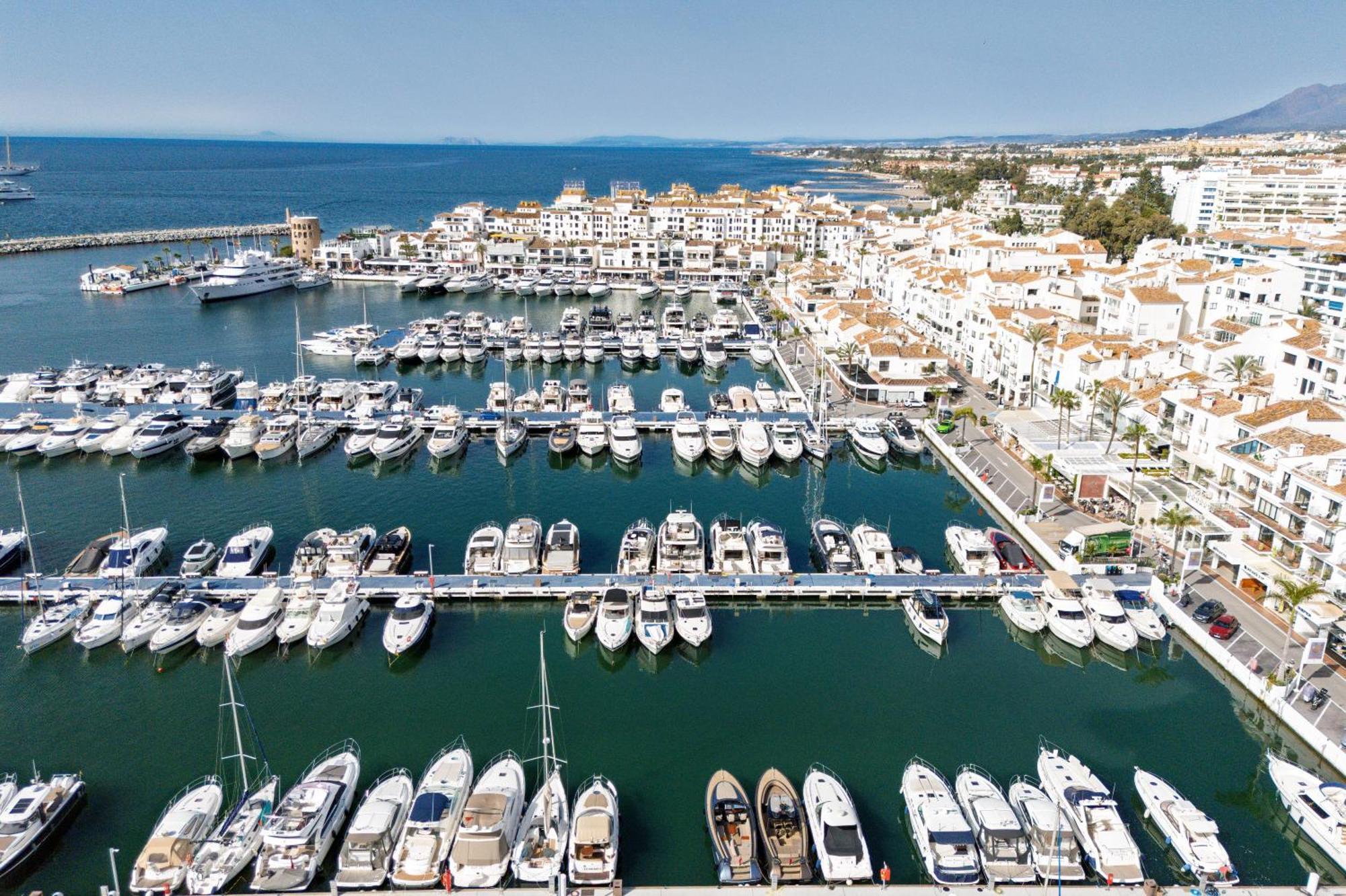243-Fully Renovated-Puerto Banus Marbella Front Line Penthouse Apartment Luaran gambar